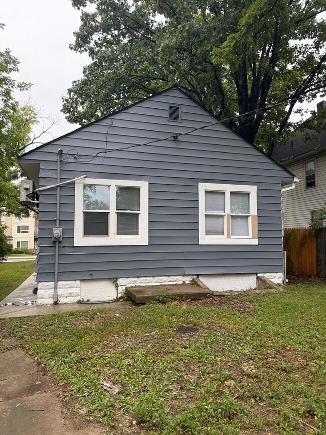 Photo - 3221 E 38th St