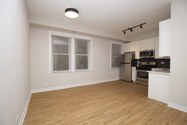 Photo - 661 W Wrightwood Ave Unidad 301