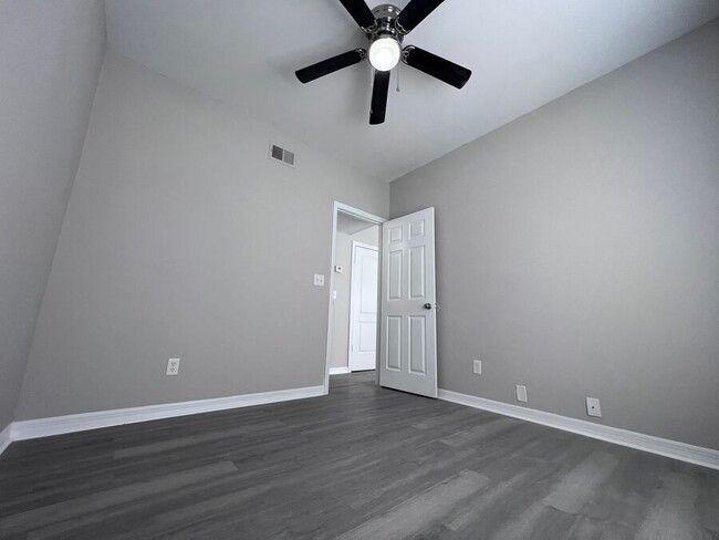 Photo - 163 Ave A SE Unit 2