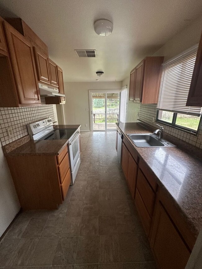 Photo - 912 Feather Dr Unidad B