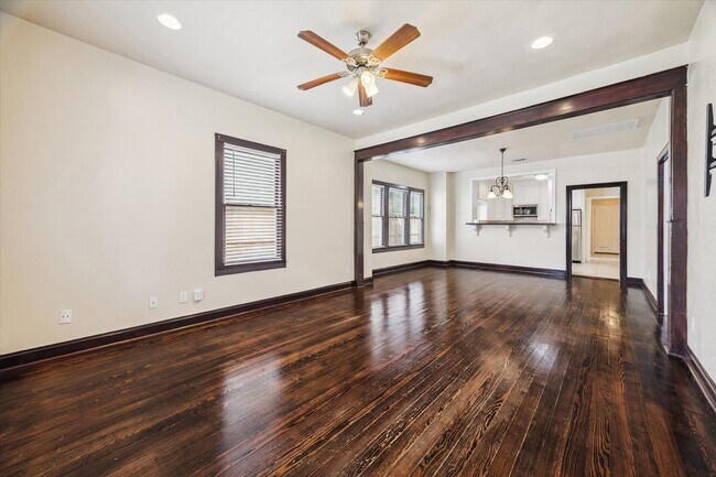 Photo - 345 W 22nd St