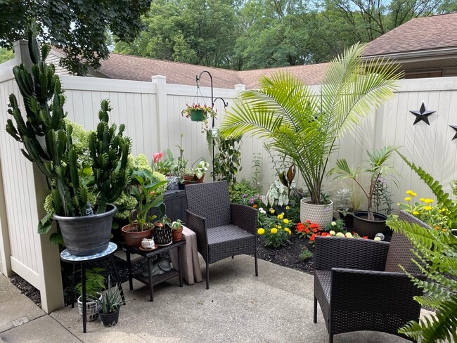 Photo - Creekside Villas