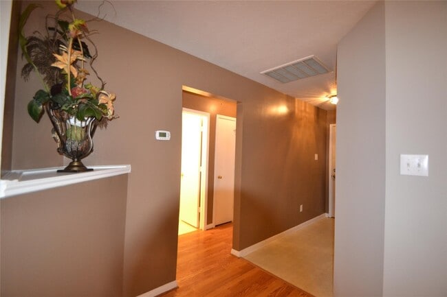 Photo - 5126 Riverwood Dr