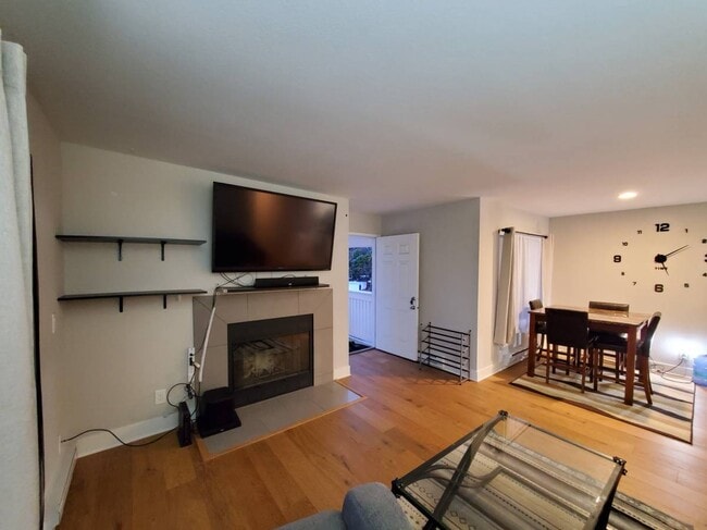 Living room - 26 Bayside Ct Unit 0