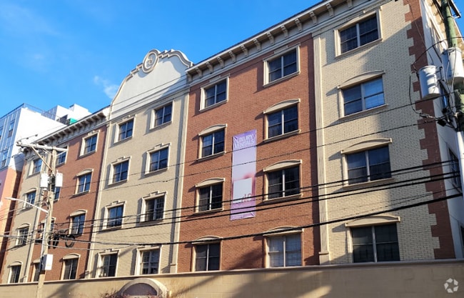 Building Photo - Solo at Hudson Rental