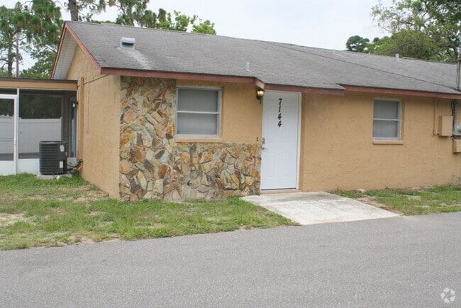 Building Photo - Updated 2 bed 1 bath Rental