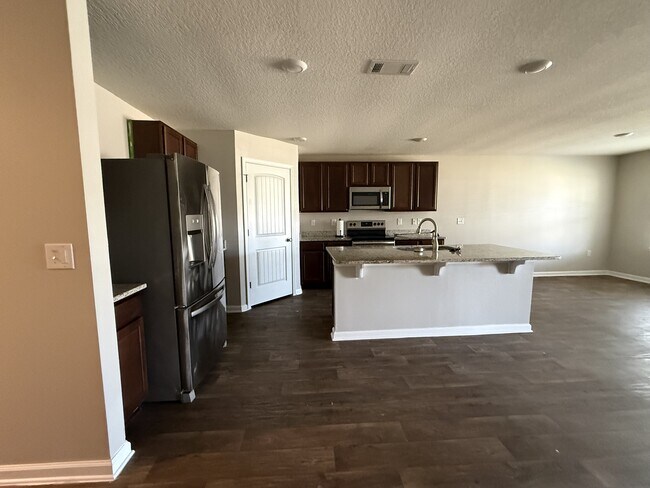 Photo - 1004 Limpkin St