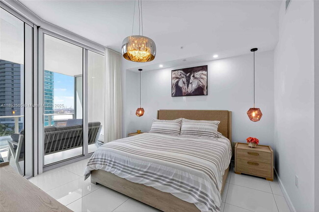 Photo - 851 NE 1st Ave