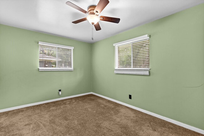 Photo - 326 S Barbara St