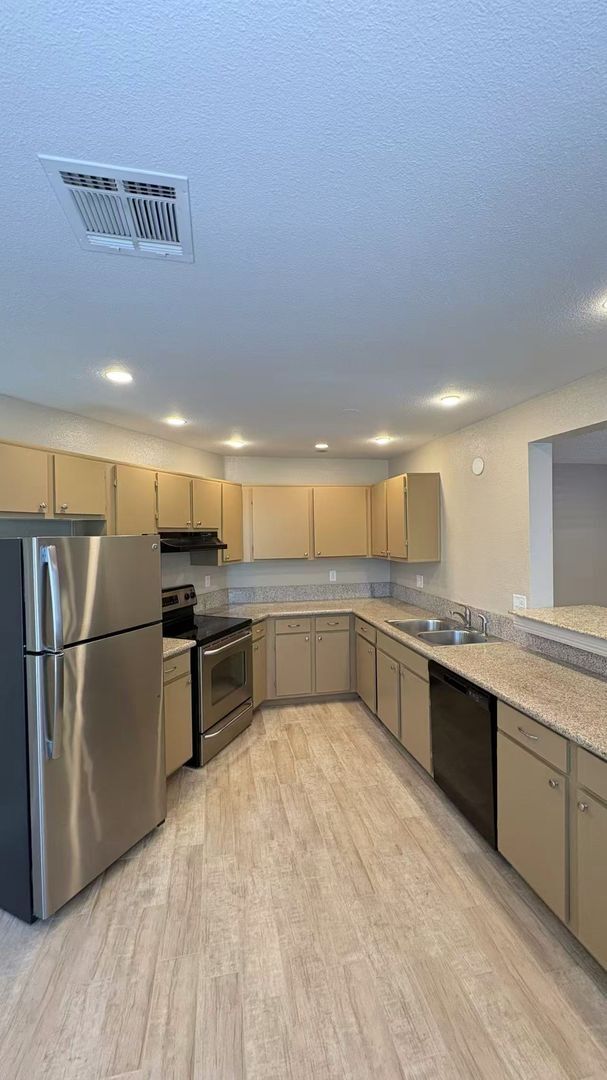 Photo - 5111 W Pioneer Ave House