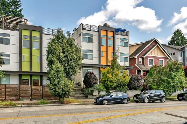 Modern Townhouse with Rooftop Deck & Bay V... - Modern Townhouse with Rooftop Deck & Bay V...