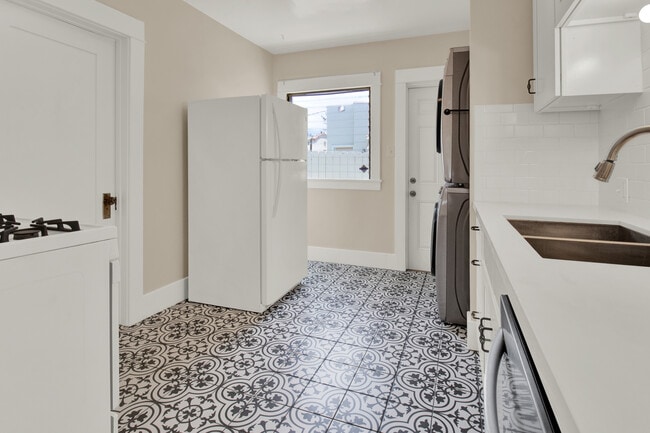 REFRIGERATOR - 1084 Sinaloa Ave Unit 1084 Sinaloa Av
