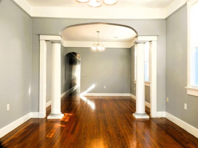 Photo - 4535 Canal St