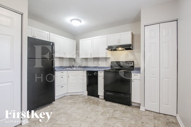 Photo - 7732 Hoyt Ave