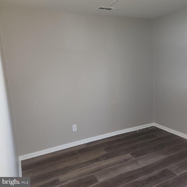 5 Maynard Dr Apartment Unit B Sicklerville, NJ