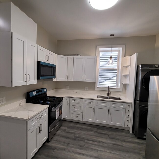 Photo - 2306 S Oakley Ave Unit --