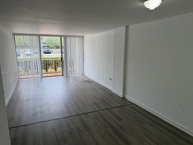 Building Photo - 13120 SW 92nd Ave Unit B-120