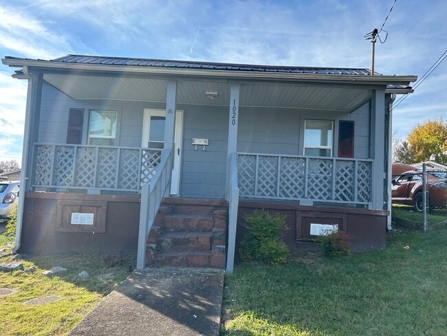 Building Photo - 2 Bedroom / 1 Bath Home Kingsport TN