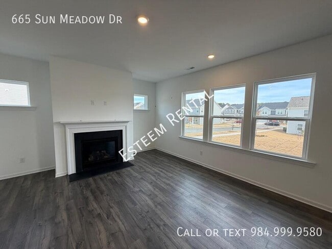 Photo - 665 Sun Mdw Dr