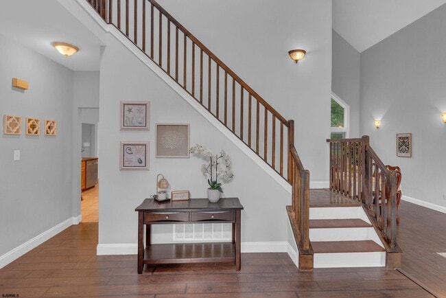 Photo - 209 Shady Knoll Ln