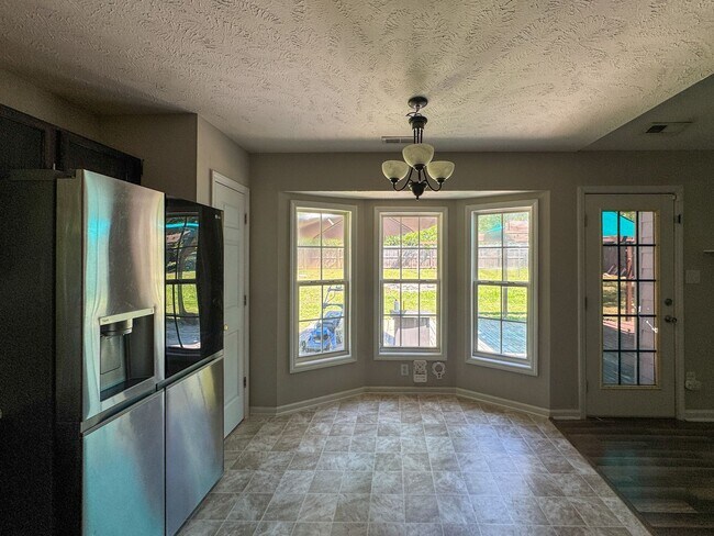 Photo - Charming 3 Bed 2 Bath Plus Bonus Room in Raeford