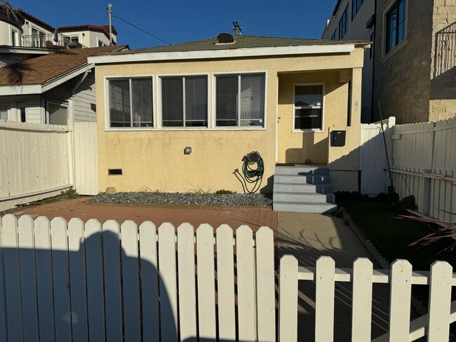 Photo - 928 Manhattan Ave