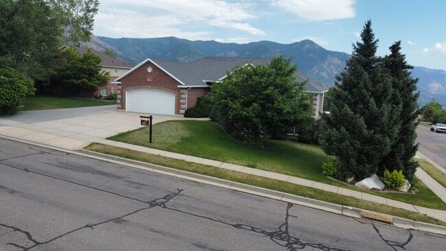 Photo - 5 bdrm 3bth Home 3 Car Garage Some utiliti...