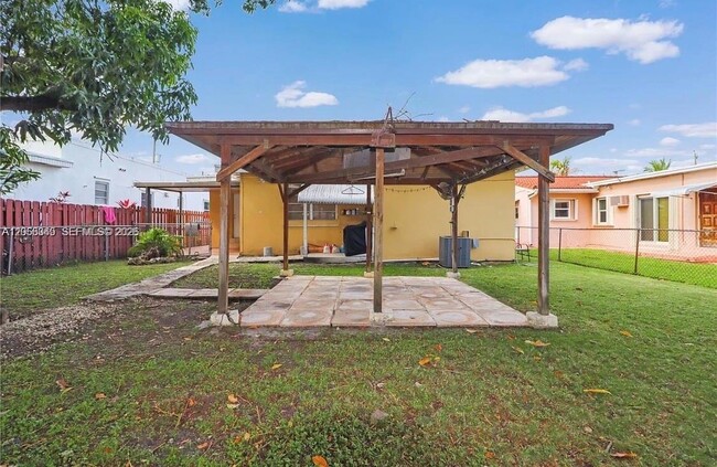 Photo - 3330 SW 2nd St
