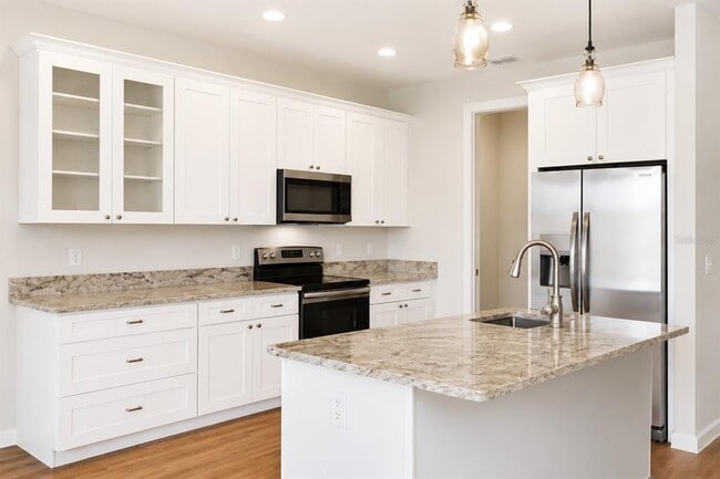 Photo - 1823 Meadow Pond Way