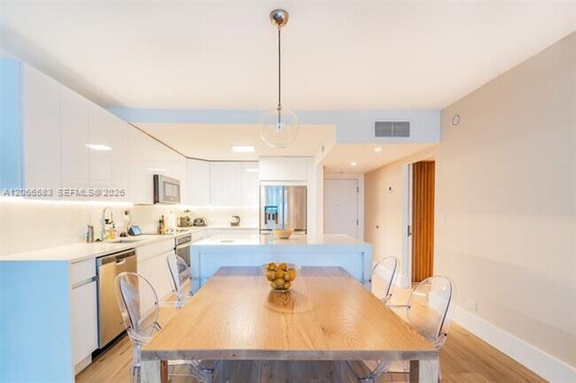 Photo - 2301 Collins Ave