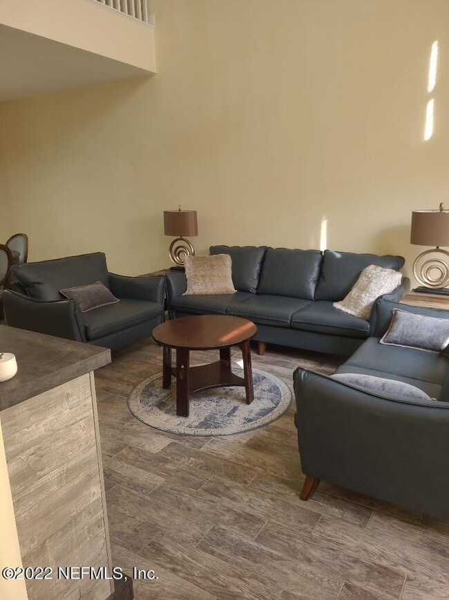 Photo - 539 Hedgewood Dr