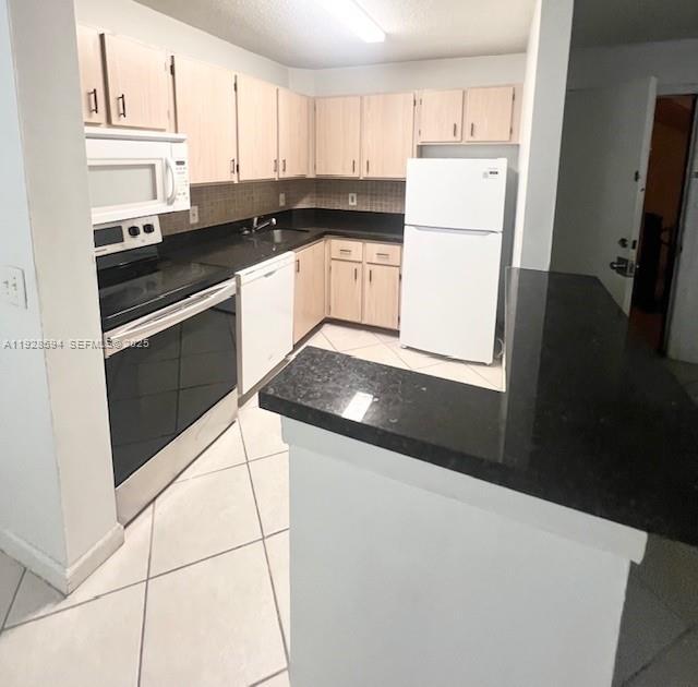 Building Photo - 10717 Cleary Blvd Unit 206