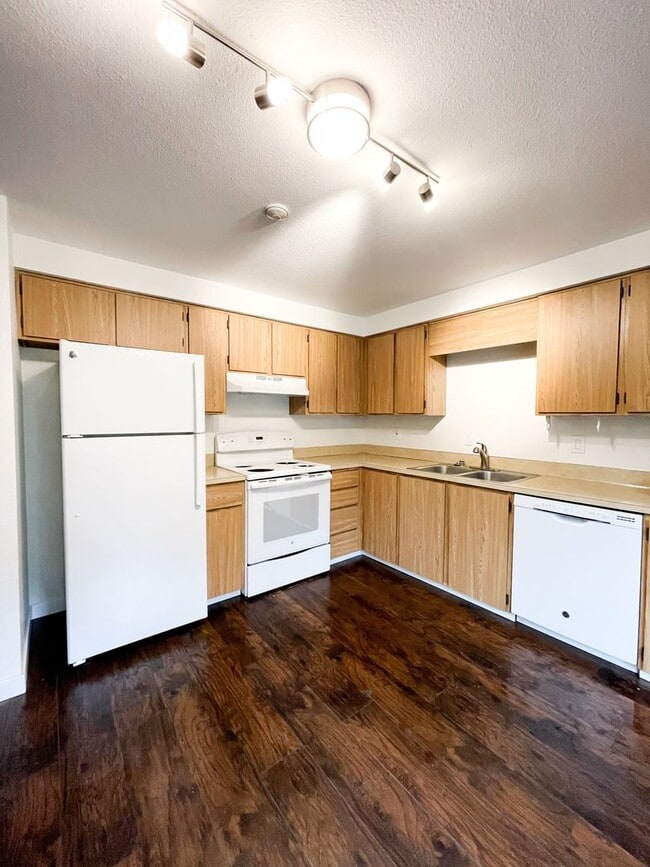 Photo - Crestview Townhomes