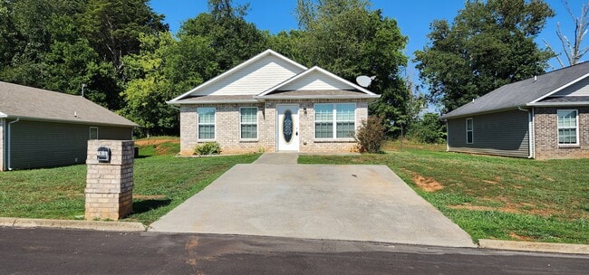 Building Photo - 1806 Watauga St Rental