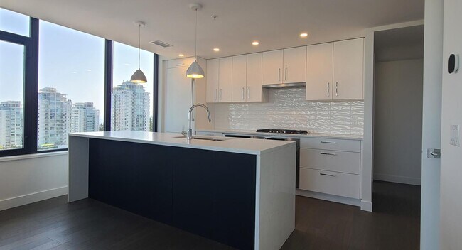 Photo - 1588 Johnston Rd Unit 1205