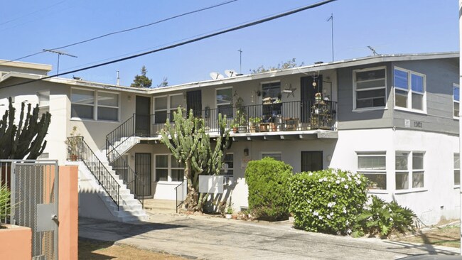 12021 Louise Ave