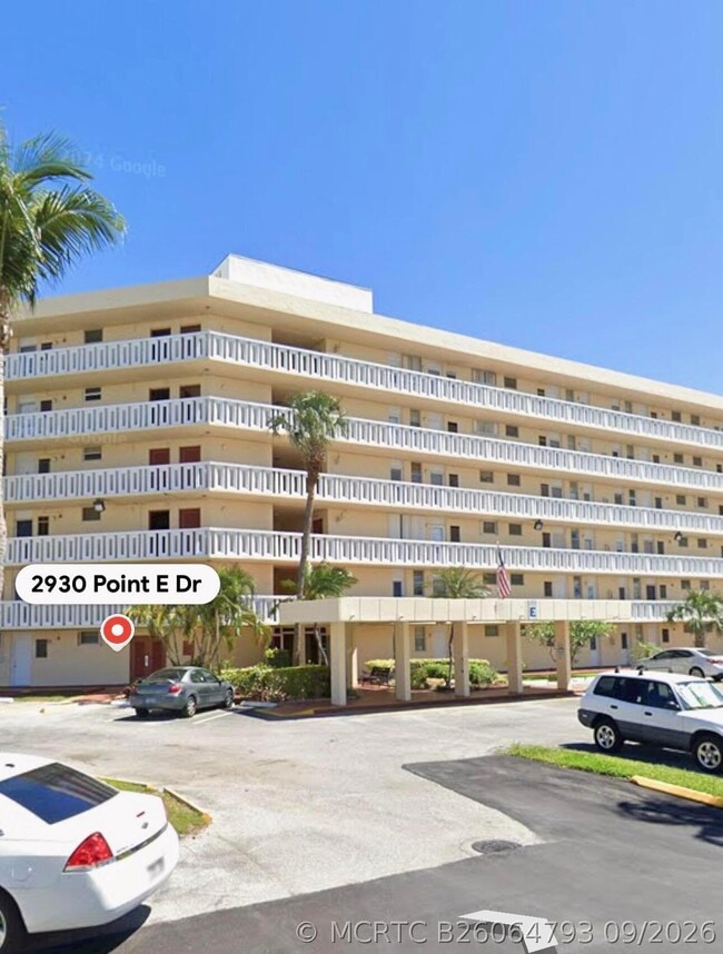 Building Photo - 2930 Point E Dr Unit E203
