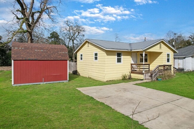 400 W 6th Ave