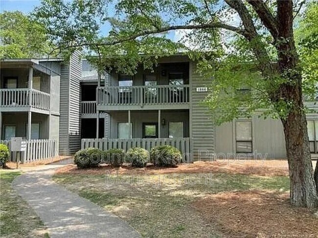 Building Photo - 1866 Tryon Dr Unit 8