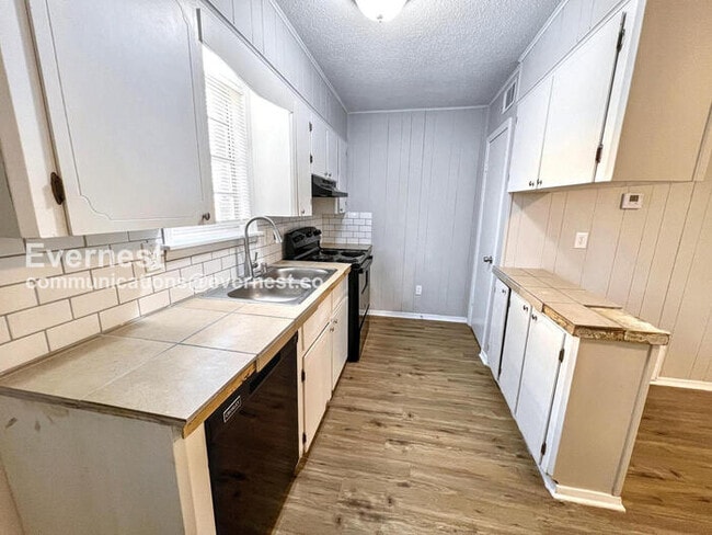 Photo - 8917 Tanya Dr Unit B