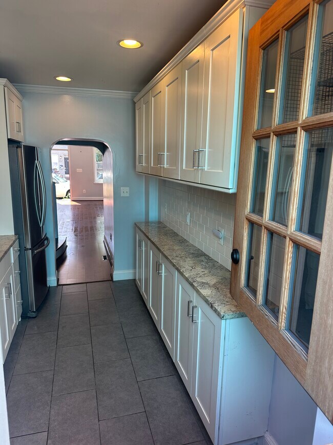 Kitchen view 1 - 413 S Washington St House