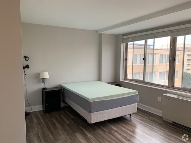Building Photo - 922 24th St NW Unit #806 Rental
