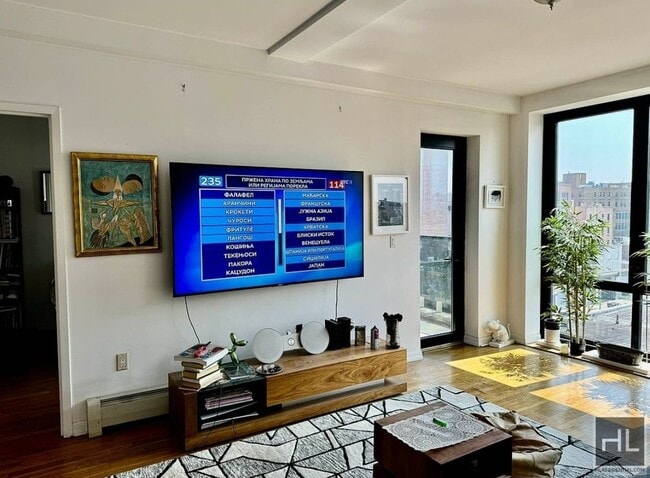 Photo - Gorgeous rent stabilized one bedroom with balcony Unidad 3B