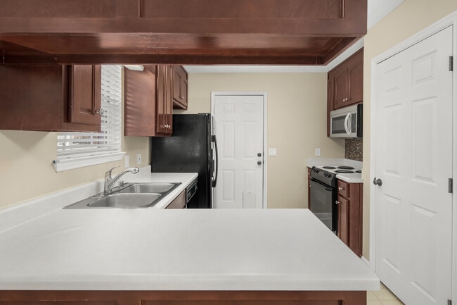 Photo - 105 Pine Cone Dr