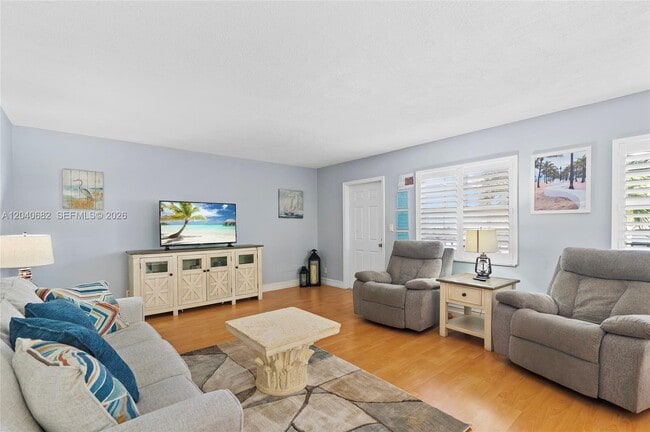 Photo - 2424 NE 9th St Unit 207