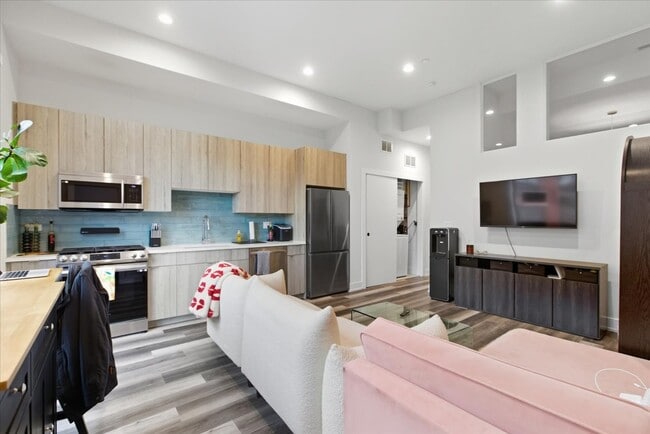 Photo - 2317 N Clark St Unidad 310