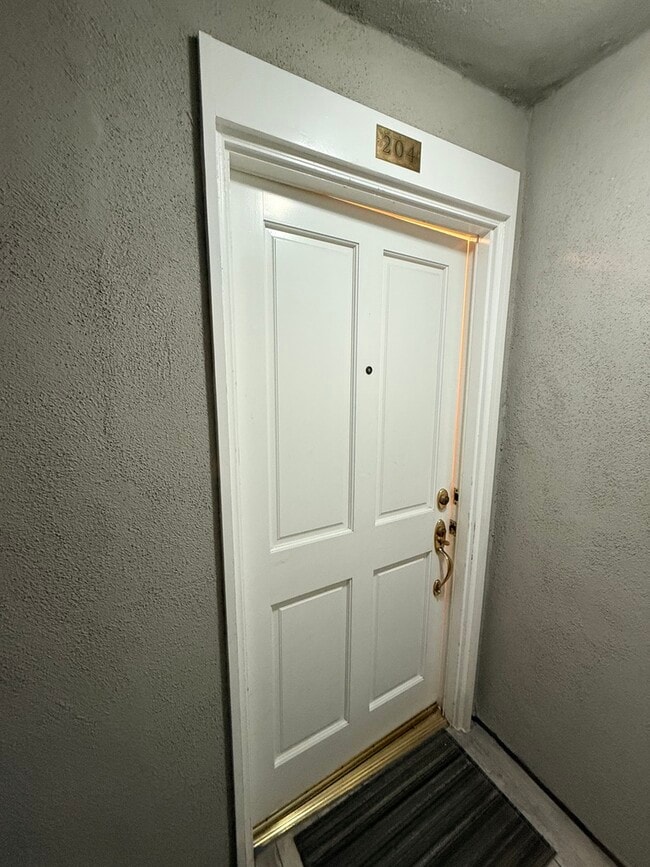 Building Photo - 2308 Schader Dr Unit 204