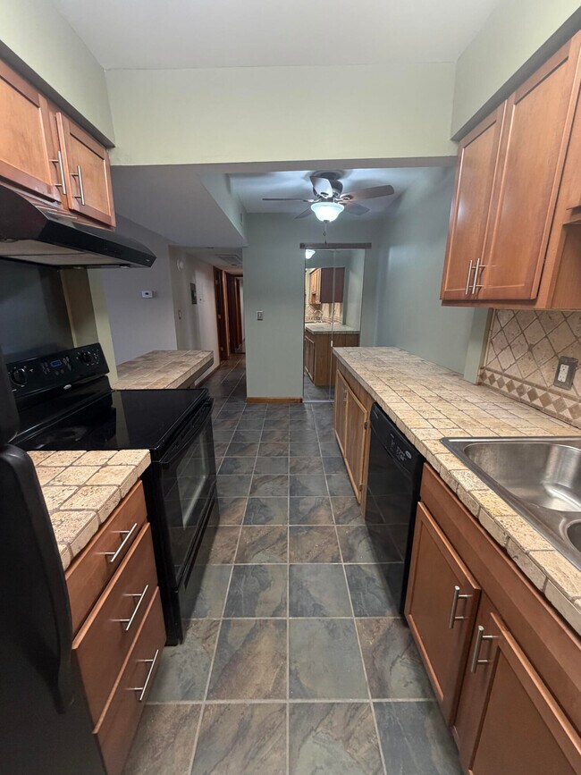 Photo - 3911 Fort St Unidad 114