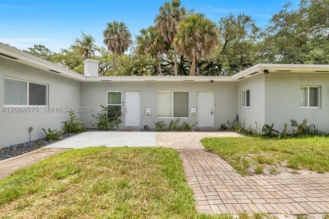 Building Photo - 1548 SW 23rd Ct Unit 1550B