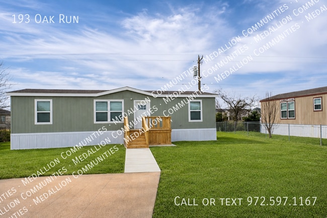 Building Photo - 193 Oak Run